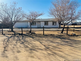 10852 Navajo Rd, Apple Valley, CA 92308