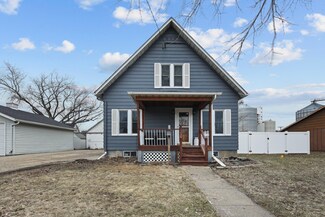 715 W Lyon Ave, Lake City, MN 55041