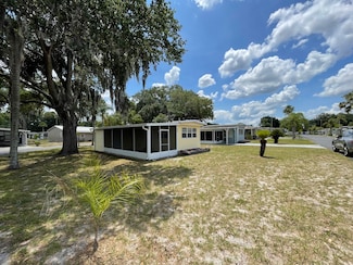 5222 Redwing St, Zephyrhills, FL 33541