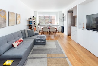 345 W 58th St Unit 6SS, New York, NY 10019