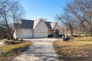 28098 Overbrook Rd, Paola, KS 66071