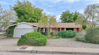 8208 Harwood Ave NE, Albuquerque, NM 87110