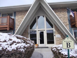 300 Opatrny Dr Unit 221, Fox River Grove, IL 60021