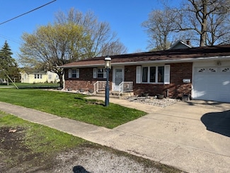 200 E Overton St, Tuscola, IL 61953