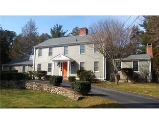 45 Bunker Hill Ln, East Greenwich, RI 02818