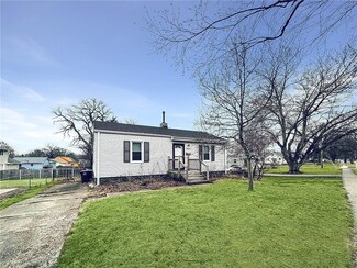 3939 Lower Beaver Rd, Des Moines, IA 50310
