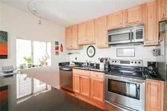 386 E 8th St Unit 5, Boston, MA 02127