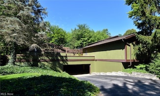 17614 Walnut Trail Unit E, Chagrin Falls, OH 44023
