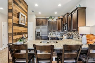 8881 Brown Pelican Cir, Navarre, FL 32566