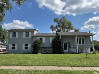 2107 Tanglefoot Ln, Bettendorf, IA 52722