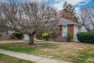41 Meade Ave, Bethpage, NY 11714