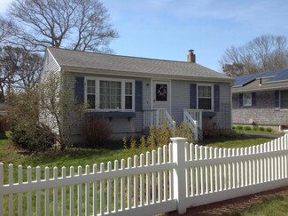 8 Robinson Rd, Sagamore Beach, MA 02562