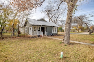 898 N Neblett St, Stephenville, TX 76401