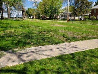 302 Cedar St NW, Elkader, IA 52043