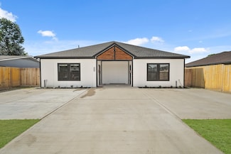 6206 Lyndhurst Dr, Houston, TX 77087