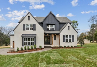 626 Peach Valley Rd, Gallatin, TN 37066