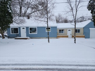 429 N Catherine St, Lansing, MI 48917