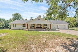 605 Lee Road 852, Opelika, AL 36804