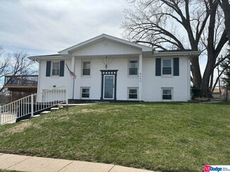 9609 Sherwood Cir, Bellevue, NE 68147