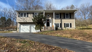 7 Hoffman Rd, High Bridge, NJ 08829