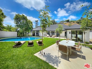2288 Coldwater Canyon Dr, Beverly Hills, CA 90210
