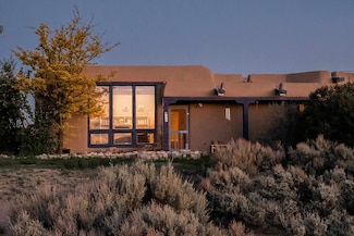 135 Mesa Sea, Arroyo Hondo, NM 87513
