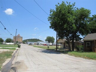 605 SE 2nd Ave, Mineral Wells, TX 76067
