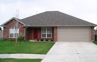 1012 Mollie Rausch Ln, Edmond, OK 73003