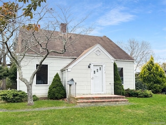 57 (aka 400) Wilmarth Ave, Greenport, NY 11944