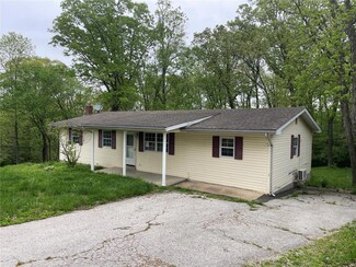 392 Daniels Estates Dr, Union, MO 63084