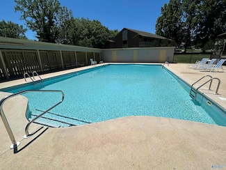 5070 7 Pine Cir Unit Ground, Huntsville, AL 35816