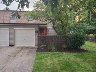 9266 Willow Ln, Olmsted Falls, OH 44138