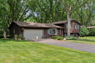 16180 Westgate Ln, Eden Prairie, MN 55344