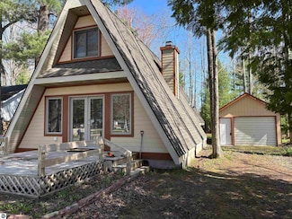 2050 Hiawatha Dr, Cadillac, MI 49601