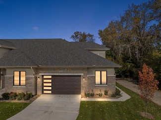 7464 Gramercy Cir Unit 19, West Bloomfield Township, MI 48322