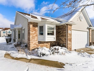 14339 Peninsula Point Dr, Savage, MN 55378