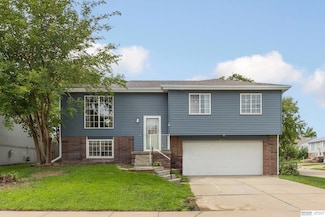 6726 N 111th St, Omaha, NE 68164