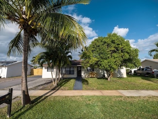 510 S 13th Ct, Lantana, FL 33462