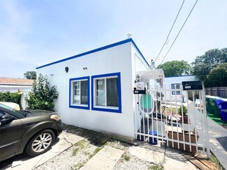 1136 NW 55th St, Miami, FL 33127