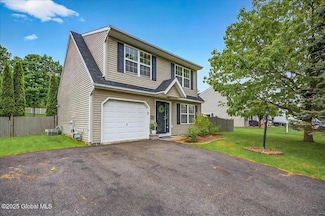 15 Gordon Ct, Rensselaer, NY 12144