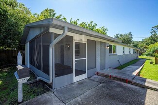 518 93rd Ave N, St. Petersburg, FL 33702