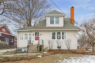 421 E Evergreen St, Wheaton, IL 60187