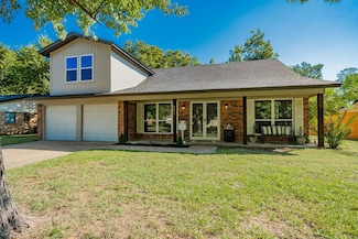 221 Smith St, Burleson, TX 76028
