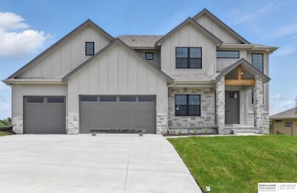 10963 S 102nd St, Papillion, NE 68046