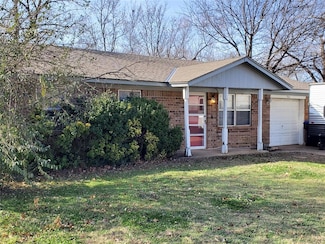 904 N 5th St, Noble, OK 73068