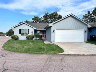 2909 SW Cedar Cove Ct, Topeka, KS 66614