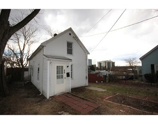 86 Walnut St, Quincy, MA 02171