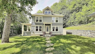 127 Pleasant St, Cavendish, VT 05142
