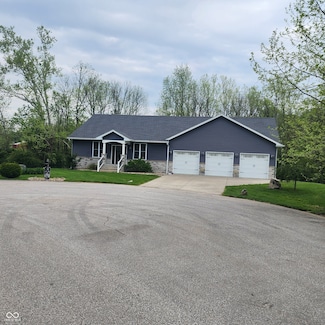 5415 S Chalmers Ct, Bloomington, IN 47403