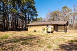 208 Yardley Ln, Tunnel Hill, GA 30755